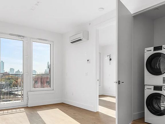5th image of 58 Vanderbilt Ave #3D