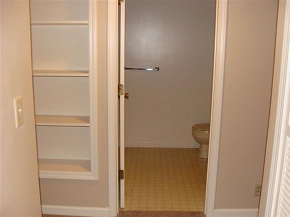 5th image of 112-114 Wichita Dr