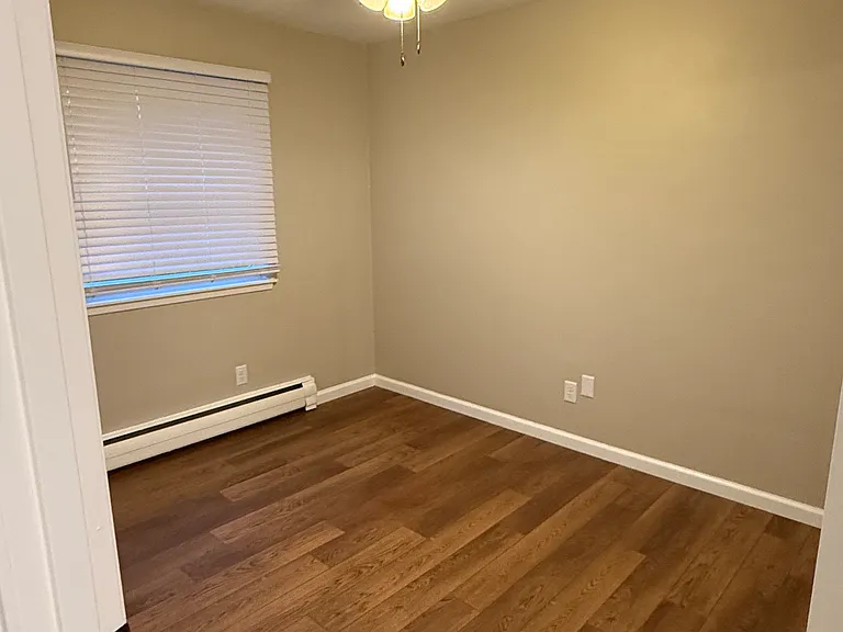 1022 Manvel St #7 — Photo 7