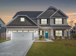 126 Permeta Dr, Sneads Ferry, NC 28460