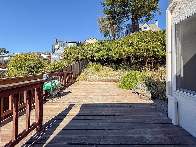 247 Cambridge Ave — Photo 15