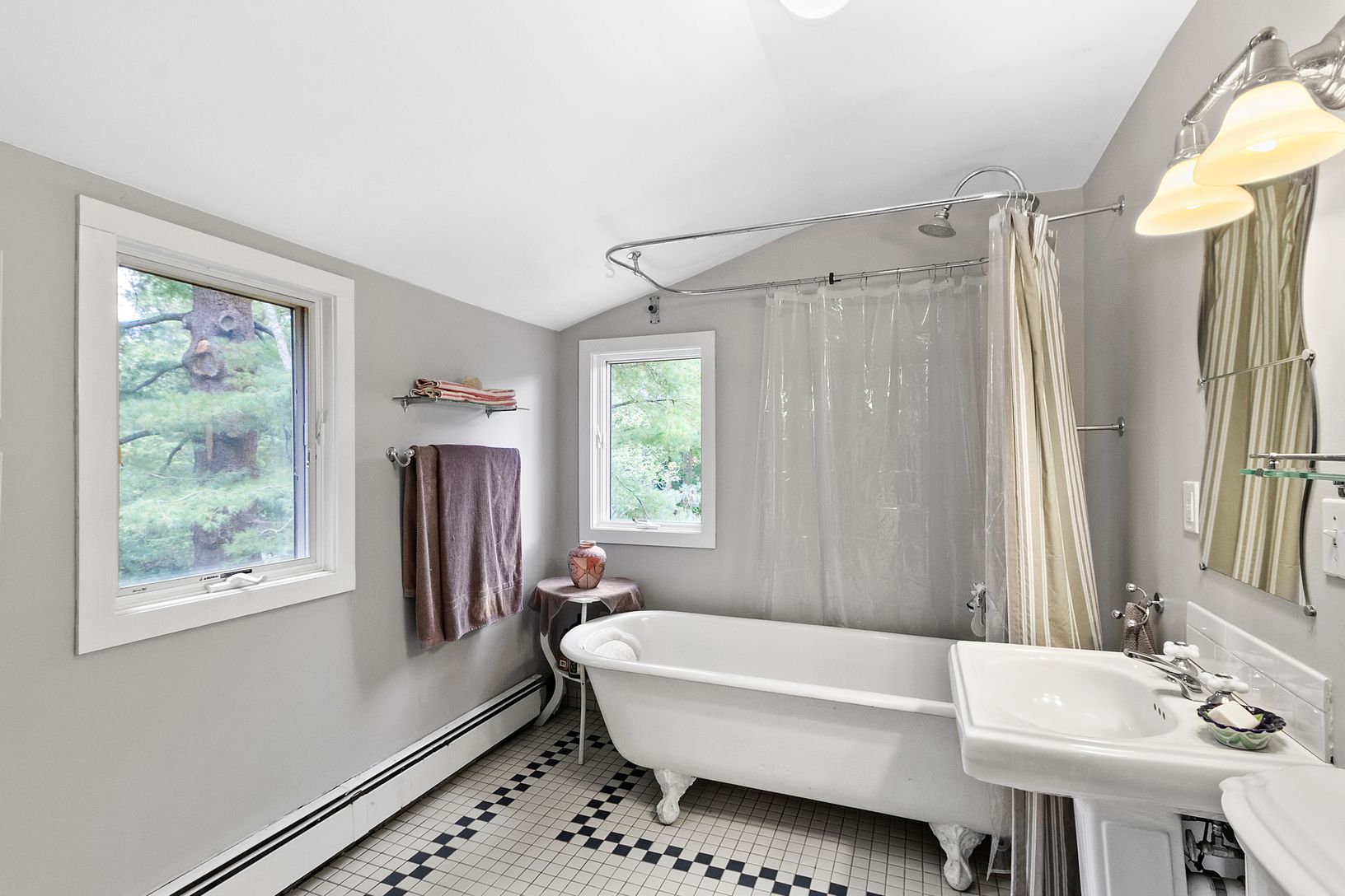  Primary bath.