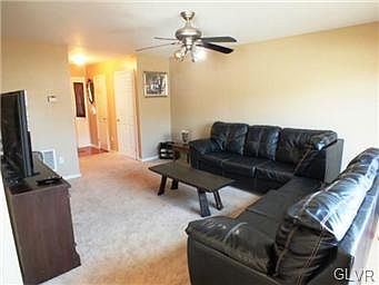 3rd image of 2565 Margaret Ct