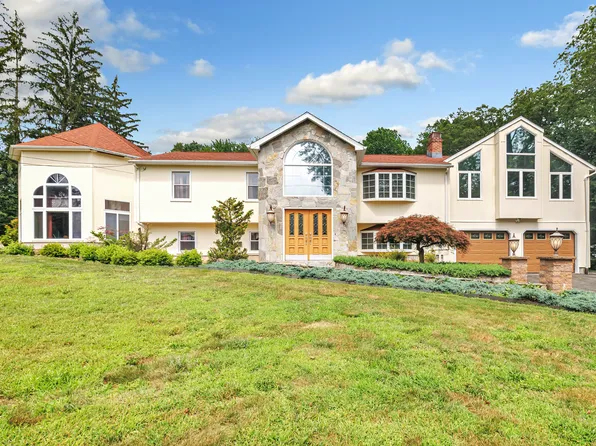 40 Walnut Street, Monroe, CT 06468