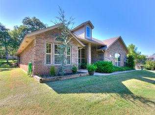 8753 Mallard Ln, Edmond, OK 73034