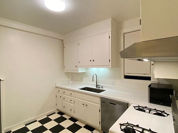 3rd image of 1990 Green St APT 202