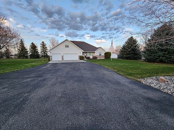 2nd image of 4840 N Forest Way