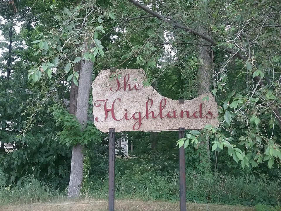1st image of 1498 Oban Way