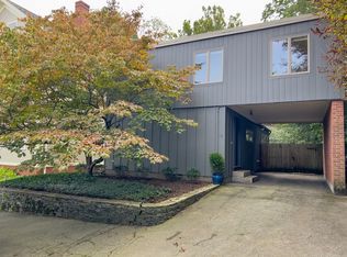 15 Barnes St, Providence, RI 02906