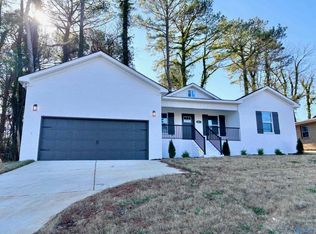 2613 Hilltop Ter NW, Huntsville, AL 35810