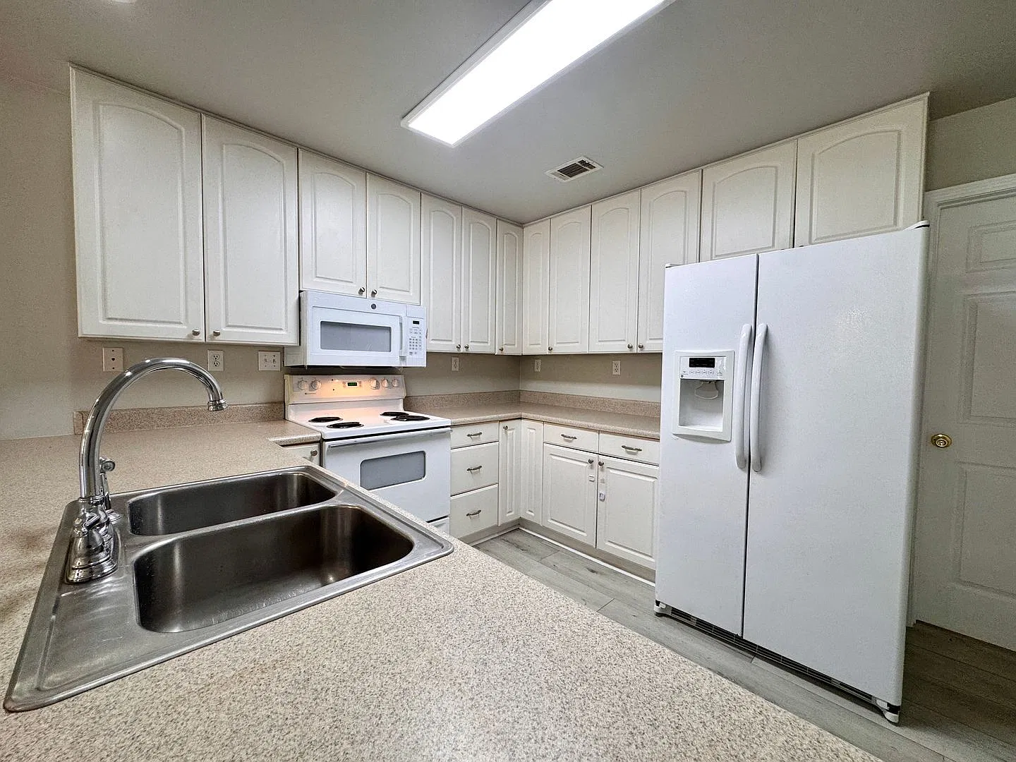 642 Scoggins Duplex — Photo 2