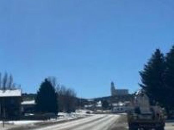 Exterior Neighborhood (street photo)