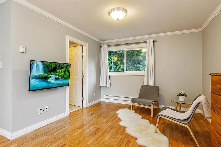 4 bed, 2.5 bath, 3960 sqft, $3,980 — Photo 3