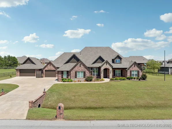 9015 N 65th East Pl, Owasso, OK 74055