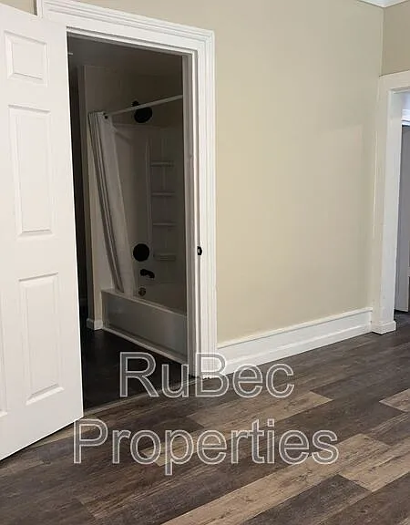 201 E 3rd Ave #3 — Photo 12