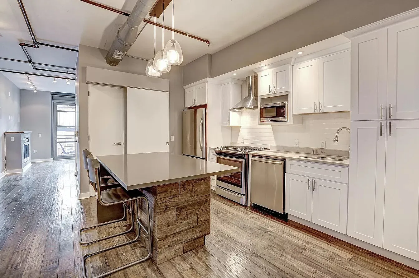 1 bed, 1.5 bath, 790 sqft, $2,700 — Photo 2