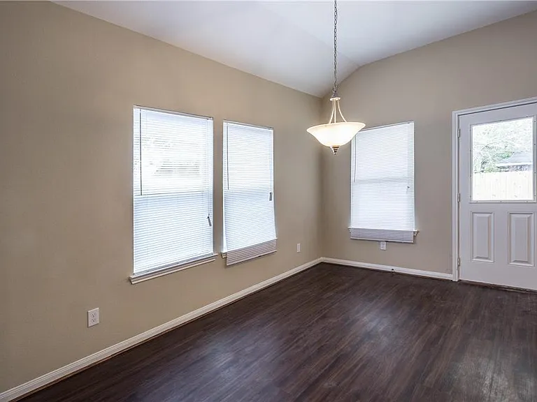 18702 Shay Ln — Photo 9