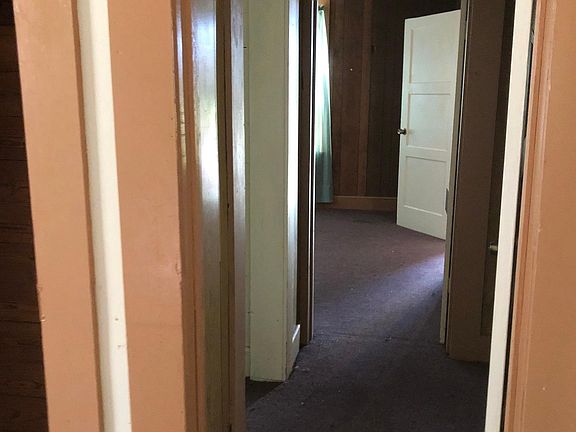 5th image of 4427 Broadway Ave