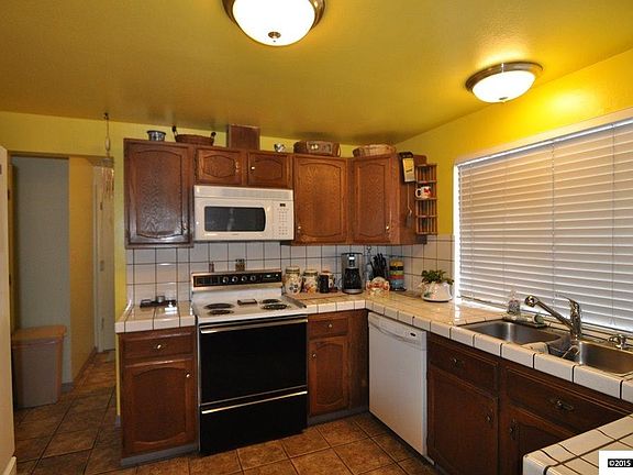 4th image of 2283 La Hacienda Dr