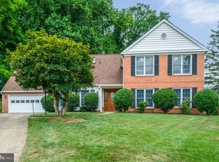 8304 Beaverdam Ct, Annandale, VA 22003