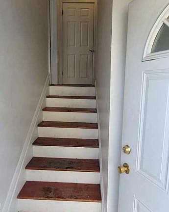 2nd image of 2212 Indianola Ave #B