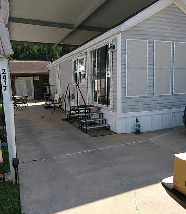 2nd image of 2417 Meadowlark St #385