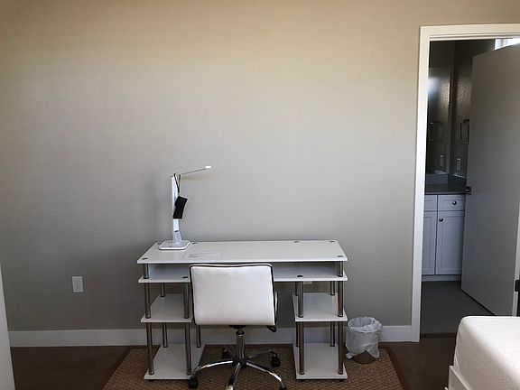 5th image of 1261 Edgewood Way