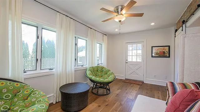 6104 Ventnor Ave — Photo 10