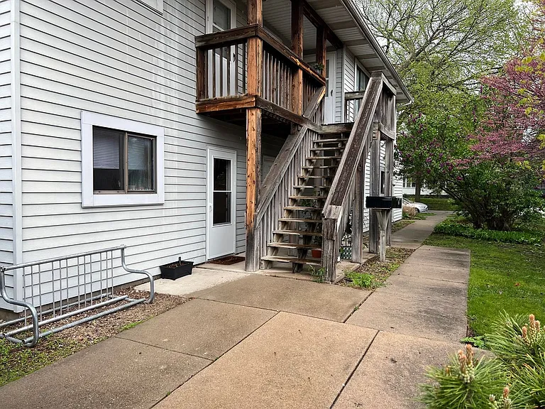 711 Burnett Ave — Photo 11