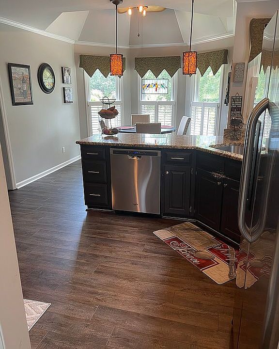 1st image of 107 Meadow Creek Ln
