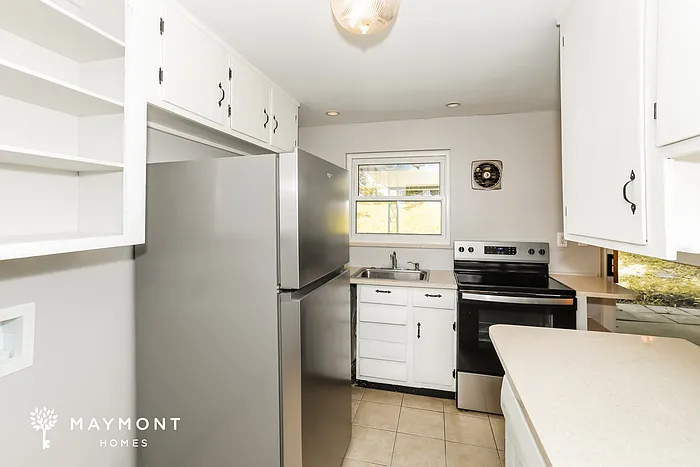694 Castro Ln — Photo 8