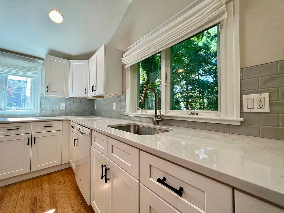 163 Bedford Rd, Woburn, MA 01801 Zillow