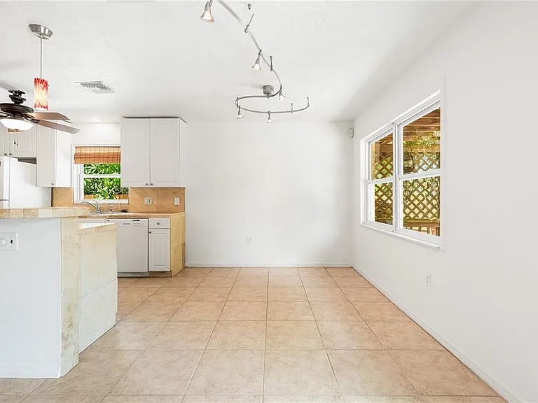 3709 Alden Way — Photo 9