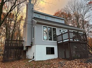 4105 Blueberry Hill Rd, Bushkill, PA 18324