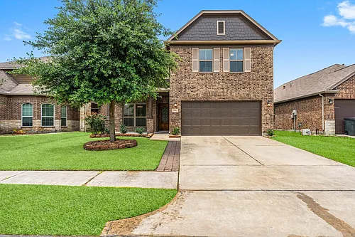 2590 Magnolia Fair Way Photo 1