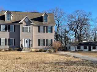 8459 Bussenius Rd, Pasadena, MD 21122