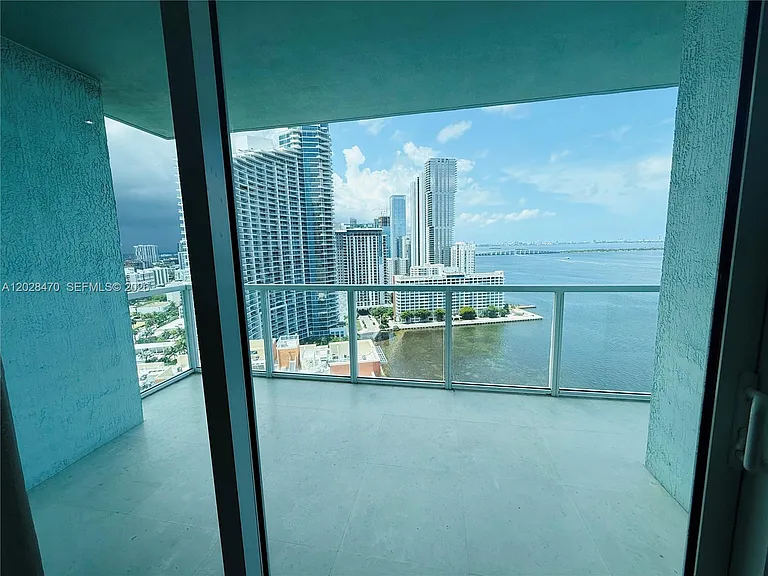 1900 N Bayshore Dr #2415 — Photo 12