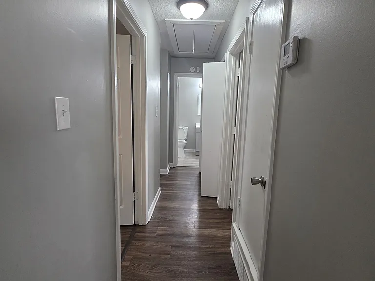 2504 Redvers Ave — Photo 7