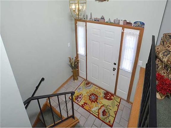 2nd image of 375 Rose Ave