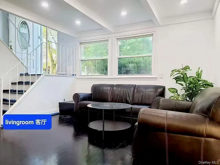 18 Fraternity Ln — Photo 2