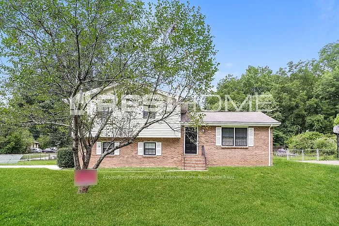 6721 Londonderry Dr photo 1