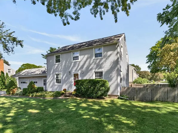 6 Paladine Rd, Rochester, NY 14617