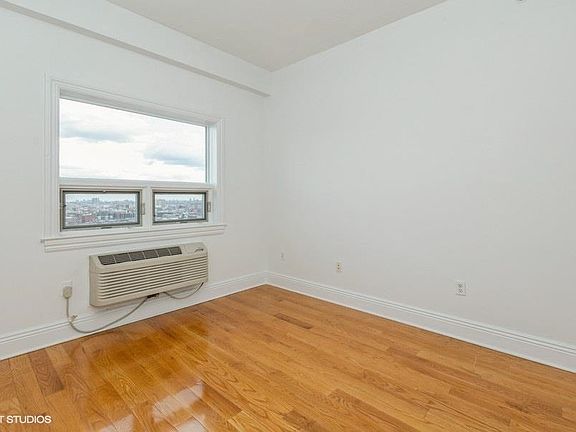 2nd image of 809-815 22nd St #1106