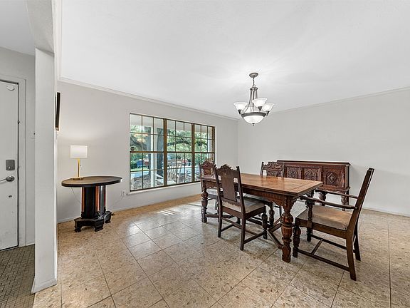 4th image of 5713 Roberts Dr