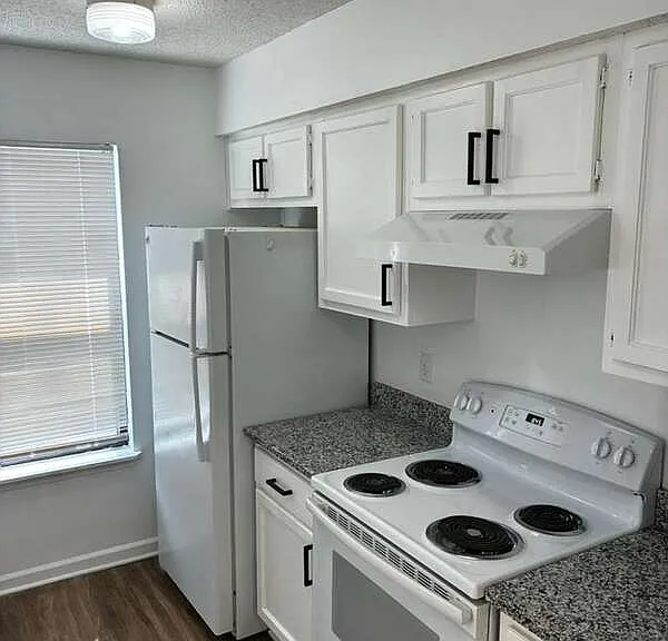 5640 Ansley St #103 — Photo 4