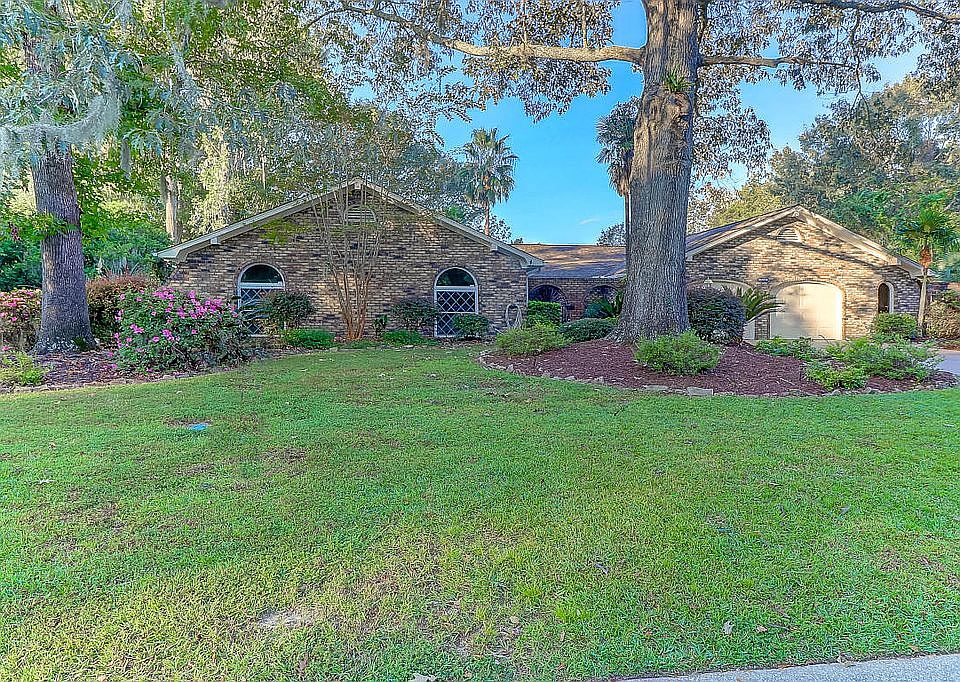 1st image of 310 Fairington Dr