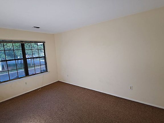 5th image of 305 Santa Anita Ln