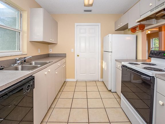 5th image of 1473 Highridge Ave