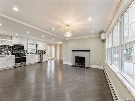 3rd image of 25 Robertson Dr