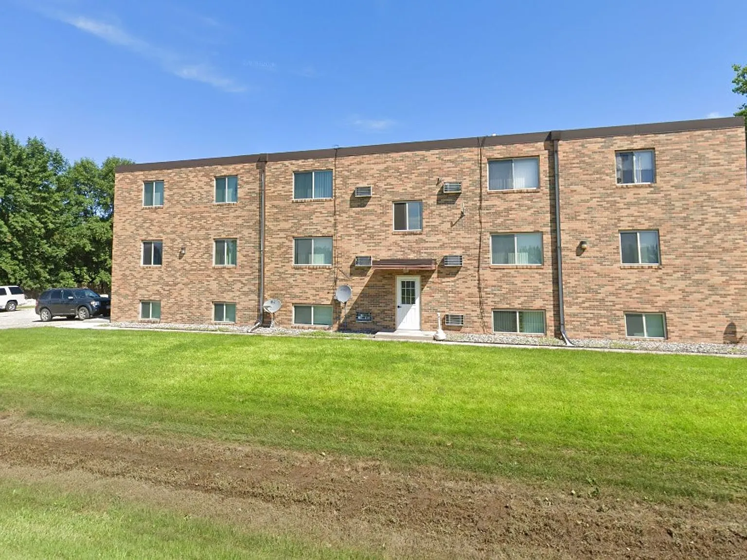 Welcome to 611 Eglon Ave in Glyndon! — Photo 2